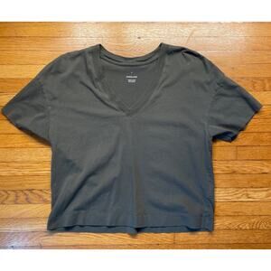 Everlane The Organic Cotton Slouchy V-Neck T-Shirt Kambaba Size Small (Olive)